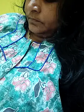 Snapshot of navyasree143 chatting on 10-22-25, 04:35 navyasree143 online show from 10-22-25, 04:35