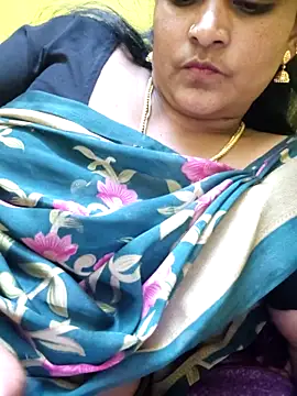 Snapshot of navyasree143 chatting on 10-22-25, 04:40 navyasree143 online show from 10-22-25, 04:40