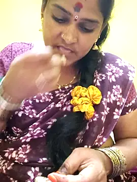 Snapshot of navyasree143 chatting on 10-25-25, 02:24 navyasree143 online show from 10-25-25, 02:24