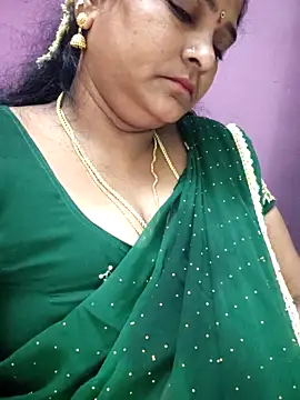 Snapshot of navyasree143 chatting on 10-30-25, 01:18 navyasree143 online show from 10-30-25, 01:18