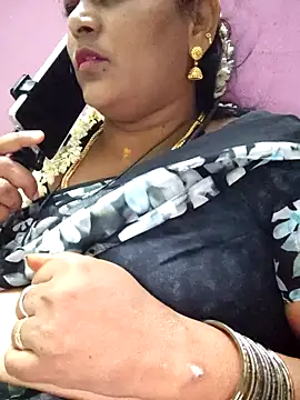 Snapshot of navyasree143 chatting on 10-30-25, 01:23 navyasree143 online show from 10-30-25, 01:23