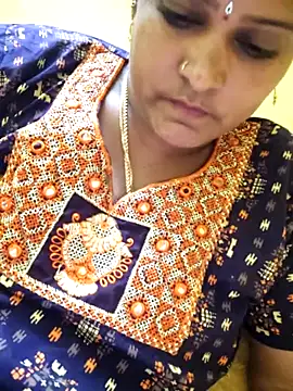 Snapshot of navyasree143 chatting on 10-31-25, 01:56 navyasree143 online show from 10-31-25, 01:56