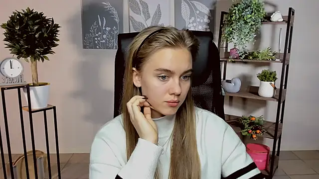 JuneWoods online show from 10-11-25, 10:58