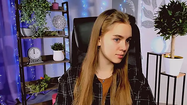 JuneWoods online show from 12-17-25, 06:19