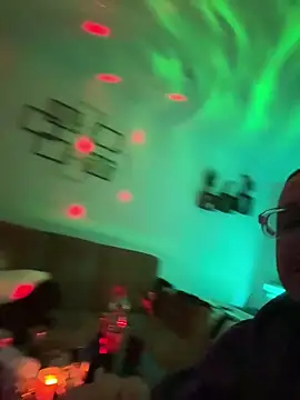 Snapshot of Zakmaro chatting on 12-17-25, 03:40 Zakmaro online show from 12-17-25, 03:40