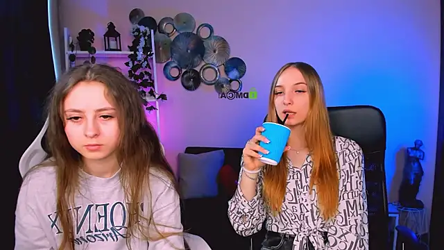 rebecca smile online show from 03-13-26, 01:18