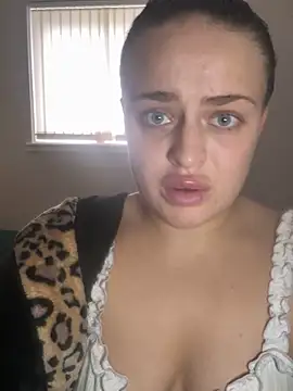 Roxy 30 online show from 11-13-25, 01:10