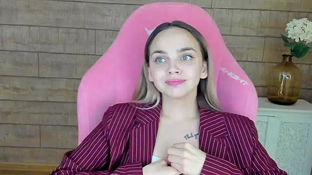 AnitaVenture online show from 09-27-25, 04:23