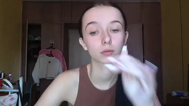 Emilia Light online show from 10-05-25, 07:28