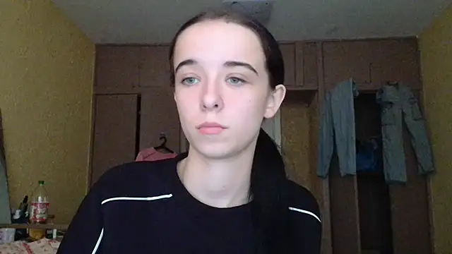 Emilia Light online show from 10-18-25, 09:10