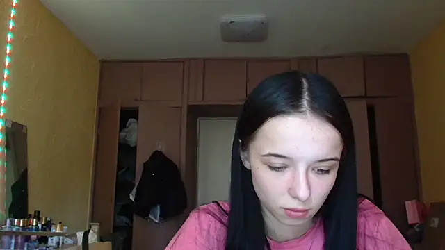 Emilia Light online show from 06-04-26, 07:58