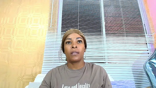 Snapshot of Layla_lell chatting on 05-08-26, 12:32 Layla lell online show from 05-08-26, 12:32