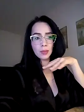 YaraDuartee online show from 10-17-25, 07:49