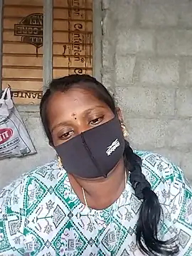 Snapshot of Tamil_Hot_Sandy chatting on 03-17-26, 05:33 Tamil Hot Sandy online show from 03-17-26, 05:33