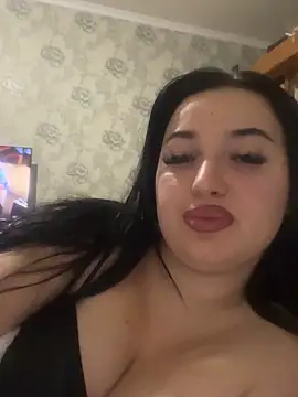 LoveMiQueen1 online show from 10-13-25, 07:14
