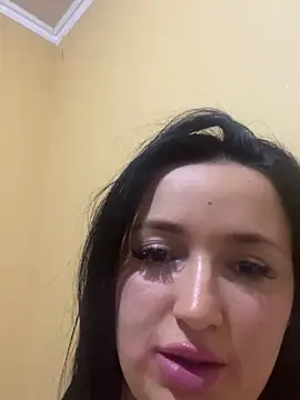 LoveMiQueen1 online show from 10-18-25, 03:57
