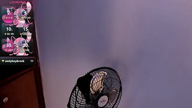 Snapshot of Caroline_Millerr chatting on 11-07-25, 08:31 Caroline Millerr online show from 11-07-25, 08:31