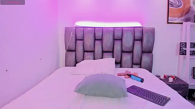 Caroline Millerr online show from 02-02-26, 07:23