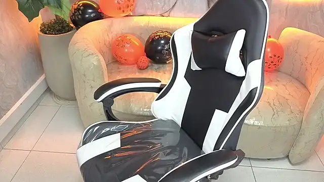 Snapshot of nathaly_tp chatting on 10-31-25, 01:01 nathaly tp online show from 10-31-25, 01:01