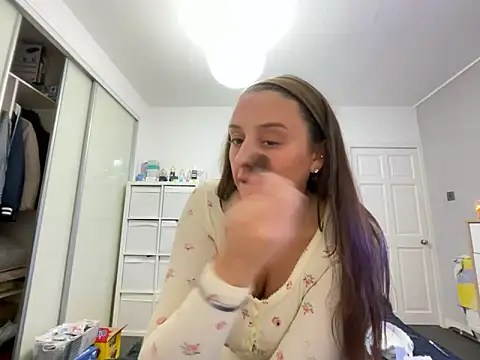 Snapshot of Playfulvixen25 chatting on 03-21-26, 02:49 Playfulvixen25 online show from 03-21-26, 02:49