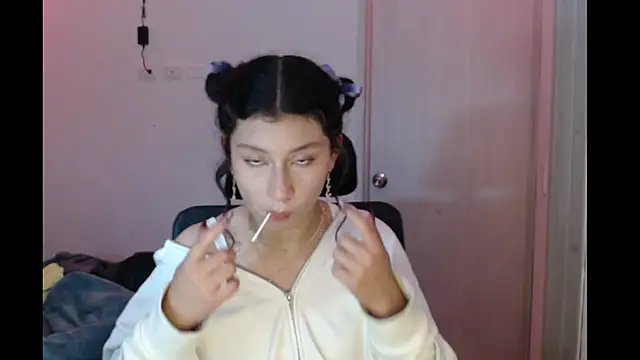 Ivonnybonn online show from 11-26-25, 07:20