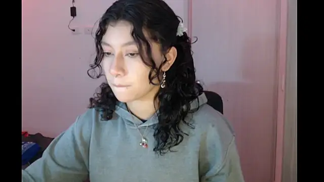 Ivonnybonn online show from 11-30-25, 01:42