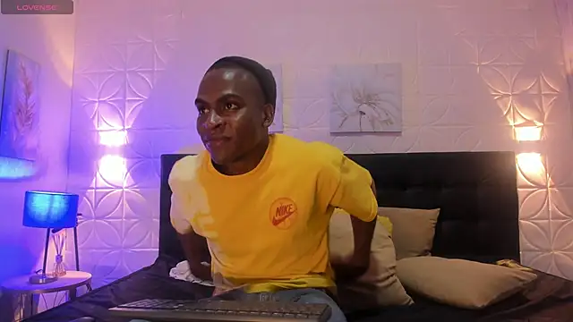 Snapshot of george_lance chatting on 10-19-25, 10:10 george lance online show from 10-19-25, 10:10