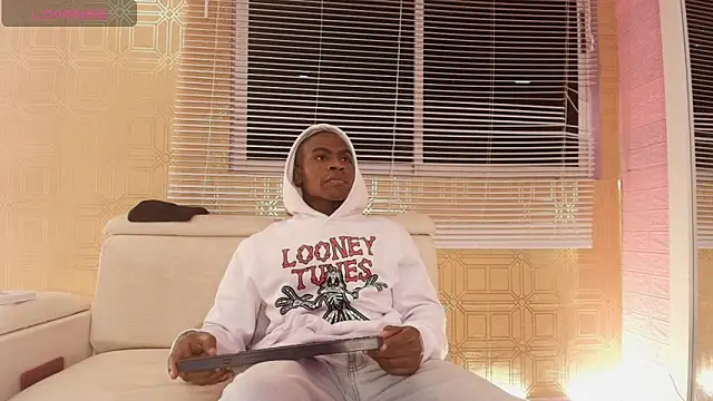 Snapshot of george_lance chatting on 11-06-25, 03:40 george lance online show from 11-06-25, 03:40