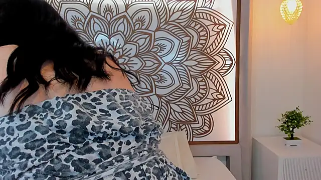 Daphne Nicolle online show from 10-07-25, 12:41