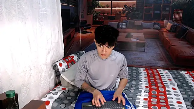 RomeoMillerr online show from 06-10-26, 11:03