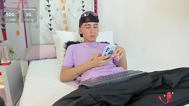 XaanderGrey online show from 10-27-25, 07:29