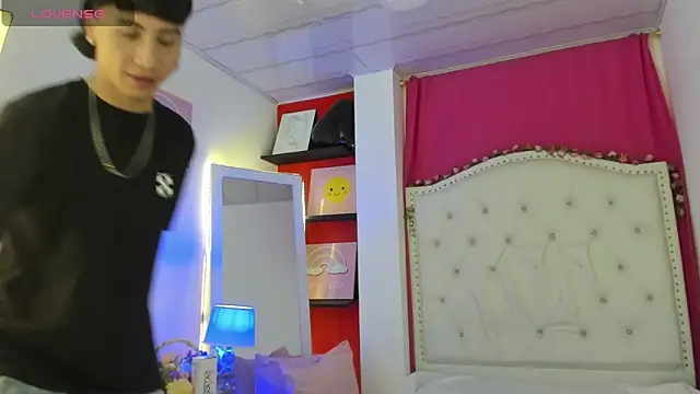 XaanderGrey online show from 11-25-25, 07:36