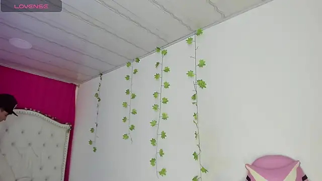 XaanderGrey online show from 12-16-25, 07:30