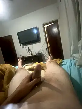 pedrolavras2009 online show from 11-06-25, 05:41