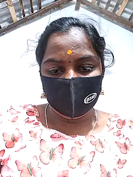 Snapshot of Tamil_Hot_Sindhu chatting on 10-07-25, 08:11 Tamil Hot Sindhu online show from 10-07-25, 08:11