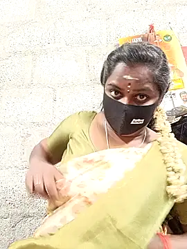 Snapshot of Tamil_Hot_Sindhu chatting on 02-19-26, 06:15 Tamil Hot Sindhu online show from 02-19-26, 06:15