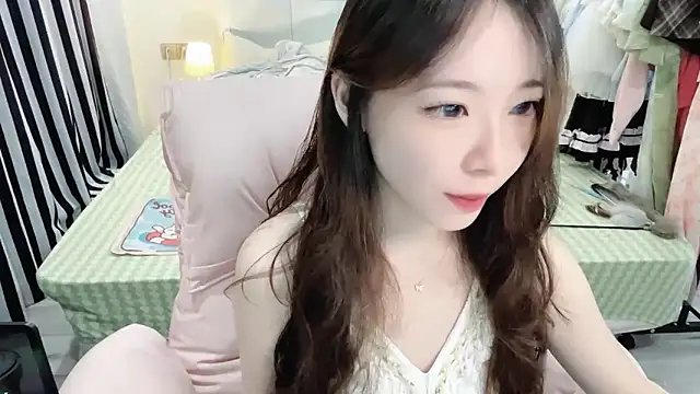 Snapshot of Gardenia-222 chatting on 05-06-26, 02:44 Gardenia-222 online show from 05-06-26, 02:44