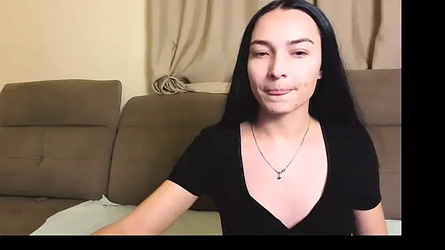 Snapshot of Emilly__Grey chatting on 01-12-26, 08:25 Emilly Grey online show from 01-12-26, 08:25