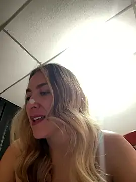 Snapshot of Mariana_gom chatting on 01-09-26, 03:37 Mariana gom online show from 01-09-26, 03:37