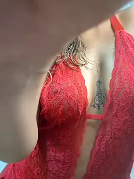 Snapshot of AlinemariaX chatting on 11-20-25, 10:31 AlinemariaX online show from 11-20-25, 10:31