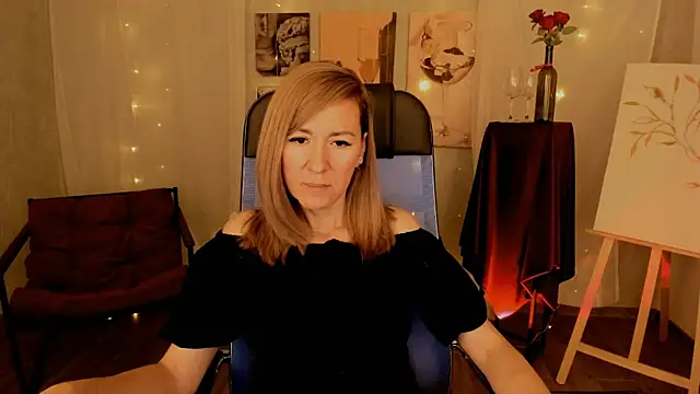 DonnaSmitth online show from 12-16-25, 02:11