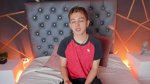 Lian Miller1  online show from 10-07-25, 01:19