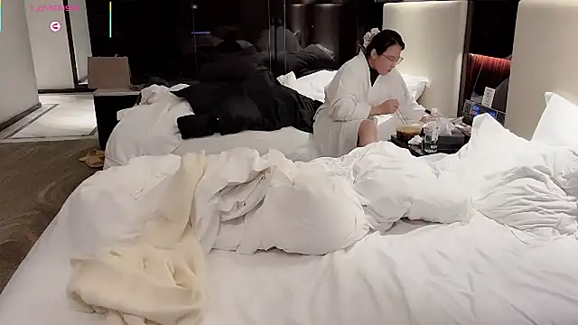 NEWONETO online show from 12-23-25, 10:46