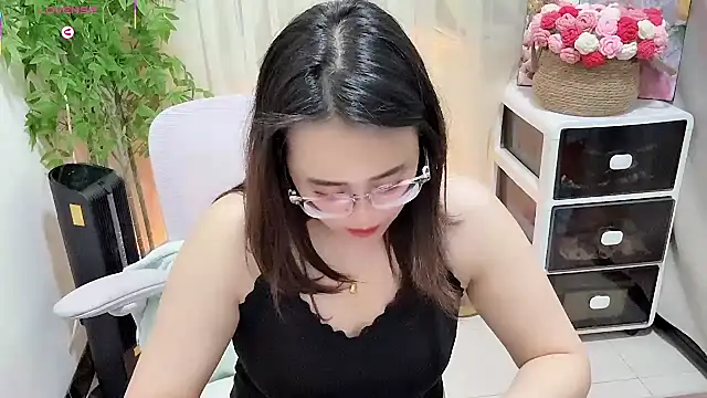 Snapshot of NEWONETO chatting on 04-26-26, 02:48 NEWONETO online show from 04-26-26, 02:48