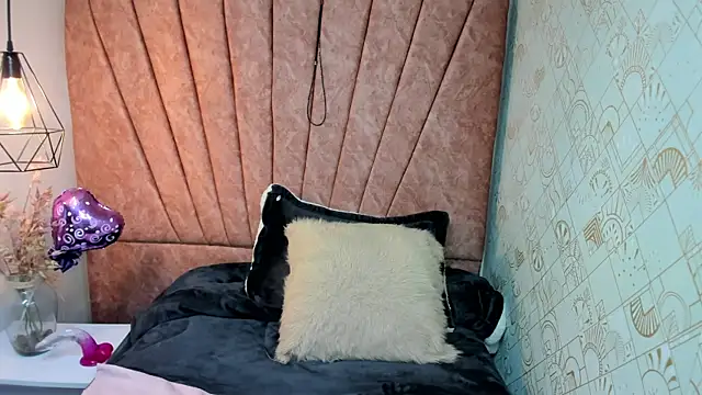 Issa Milf   online show from 11-07-25, 01:22