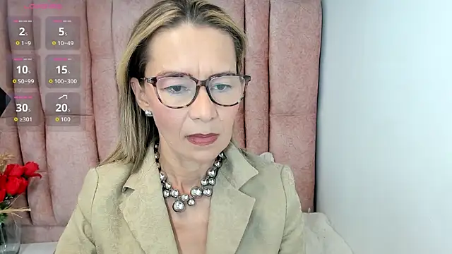 Issa Milf   online show from 06-12-26, 01:10