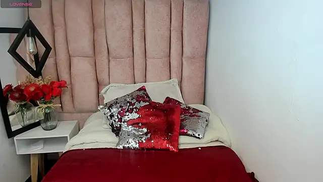 Issa Milf   online show from 06-15-26, 01:57