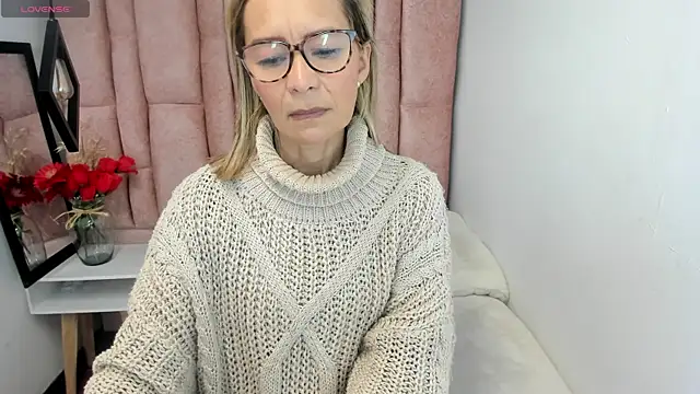 Issa Milf   online show from 06-20-26, 01:47