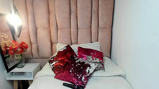 Issa Milf   online show from 07-08-26, 01:15
