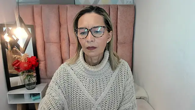 Issa Milf   online show from 07-23-26, 02:37